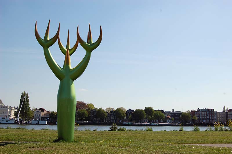 "Hoornboom" - Gonda van der Zwaag - geëxposeerd in het Beeldenpark Drechtoevers.