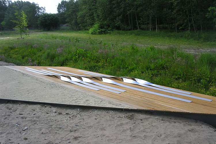 Openbaar omgevingskunstwerk kunstwerk - 'keerzijde' - van Paul de Kort in Beverwijk/Velsen 2011.