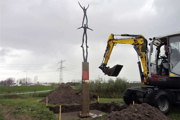 Uitvoering van een stalen beeld voor Iris Le Rütte.