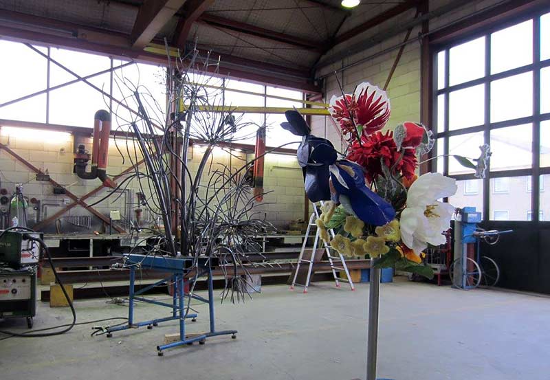 "bloemstuk de Bredenhorst" een beeld in Heino van Linda Nieuwstad in opdracht van het Kunstenlab in Deventer.