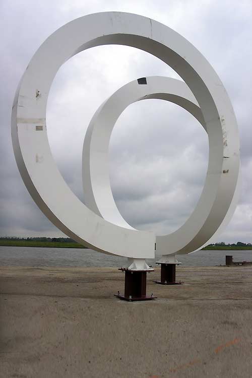 2009-2011 - "Waterschap Rivierenland" beeld van Henk van Bennekum - herplaatsing in de Gemeente Alblasserdam.