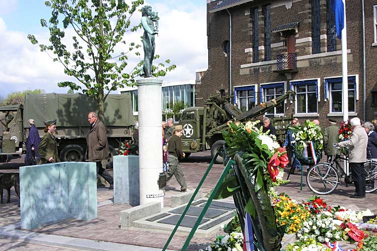 Restauratie en herziening van het herdenkingsmonument voor de slachtoffers van de Tweede Wereldoorlog.