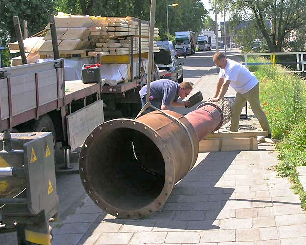 kunstwerk in uitvoering - folly - van Tirza Verrips & Ed Euser op de Heijplaat in Rotterdam