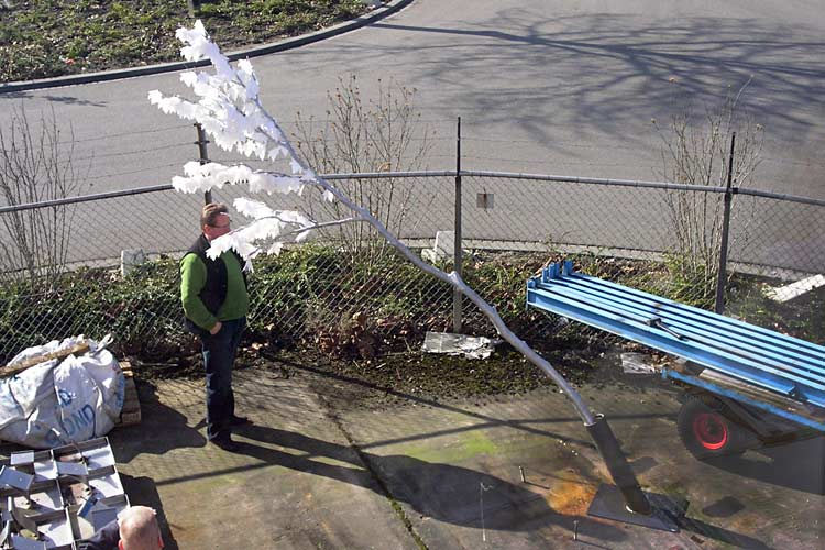 de giet-aluminium boom van Stanislaw Lewkowicz - geassembleerd