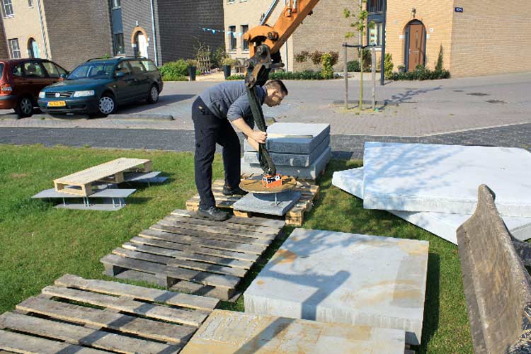 Uitvoering van de Dierenriem van Paul de Kort in Assendelft (Saendelft).