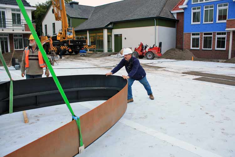 Kunstwerk 4 stuks Cor ten stalen Ovalen voor het Elisabethplein te Oostvoorne.