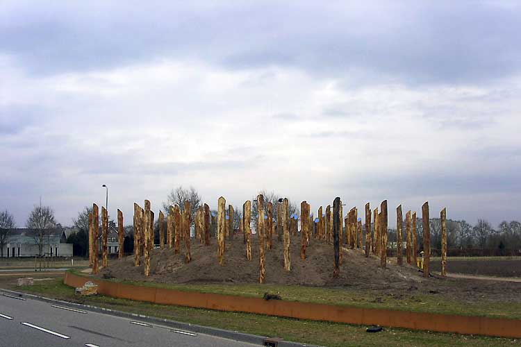 Een beeld van Paul de kort - uitvoering rvs koppen.