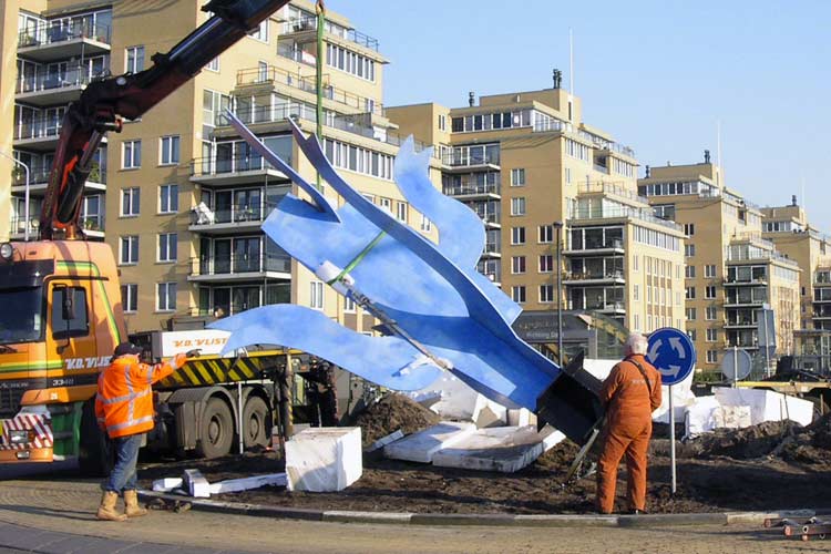 Uitvoering stalen beeld van Klaas Gubbels.