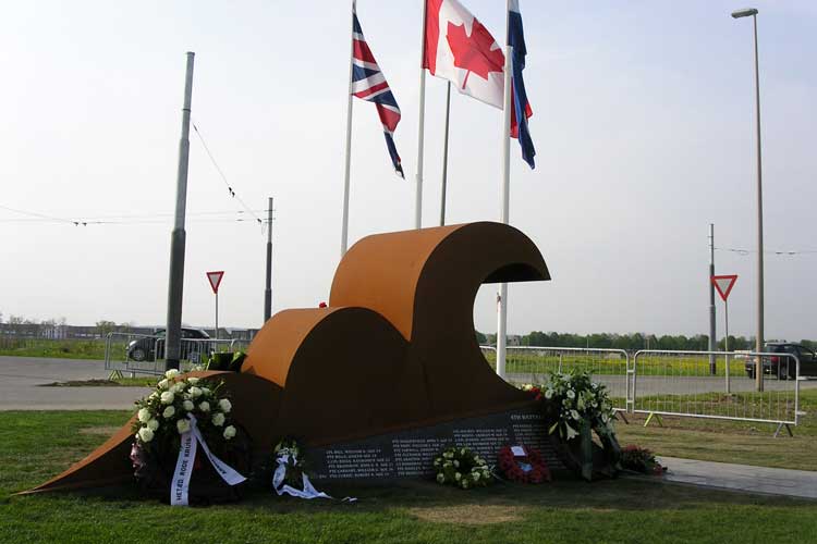 Oorlogsmonument Schuytgraaf van Tirza Verrips (nieuwbouwwijk) te Arnhem.