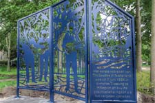 Uitgevoerd Beatles Monument van Nicolas Dings te Hillegom.